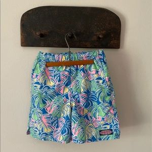 Vineyard vines Boys Tropical Leaves Trunks